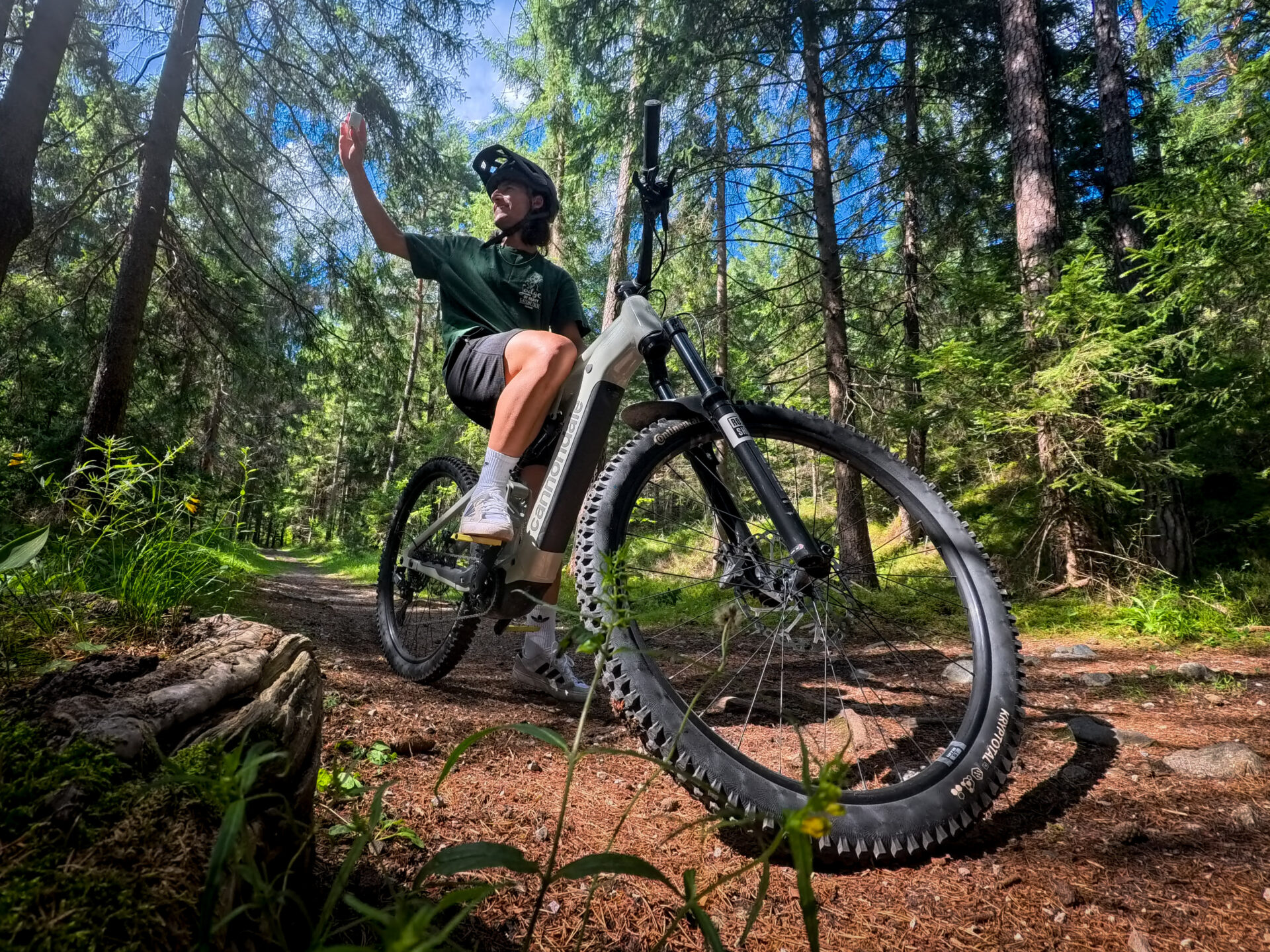 E-MTB Verleih im Ötztal mit Cannondale E-Mountainbikes bei der AREA 47