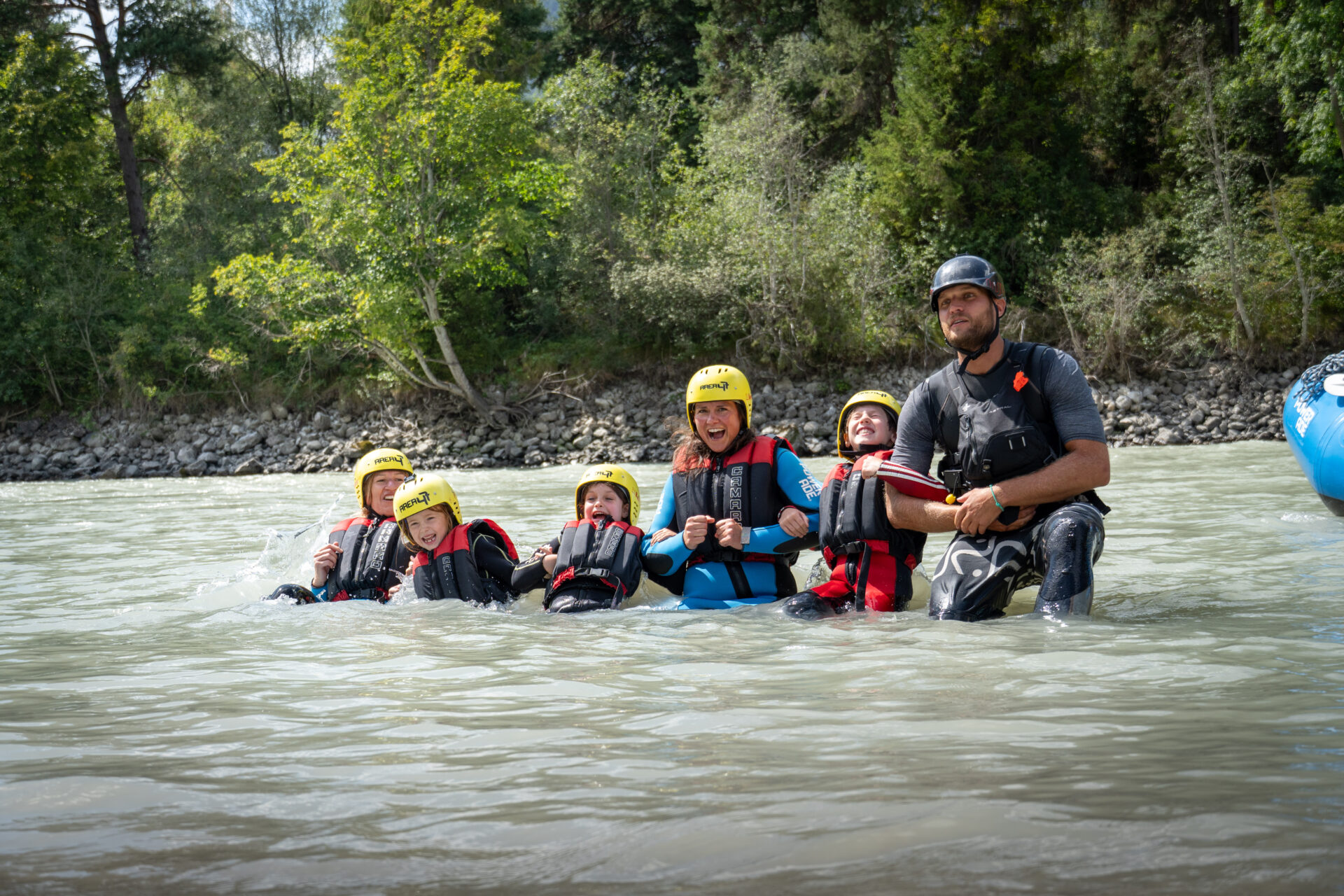 Familienfreundliches Kinderrafting mit zertifiziertem Guide in Tirol